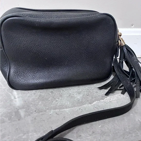 Gucci Black Pebbled Leather Crossbody Bag - Picture 2 of 8